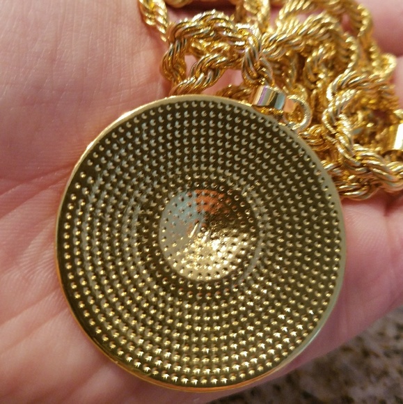 NEW! Mens 18K Gold Plated "Medusa" Pendant - Picture 3 of 8